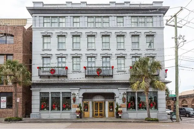 Market Pavilion Hotel
