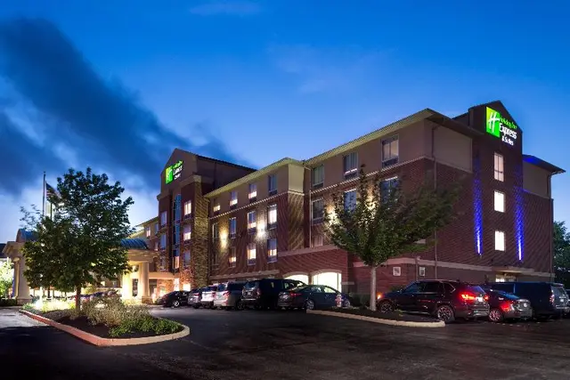 Holiday Inn Express Suites Cincinnati - Mason IHG