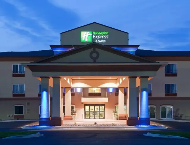 Holiday Inn Express & Suites Antigo By IHG