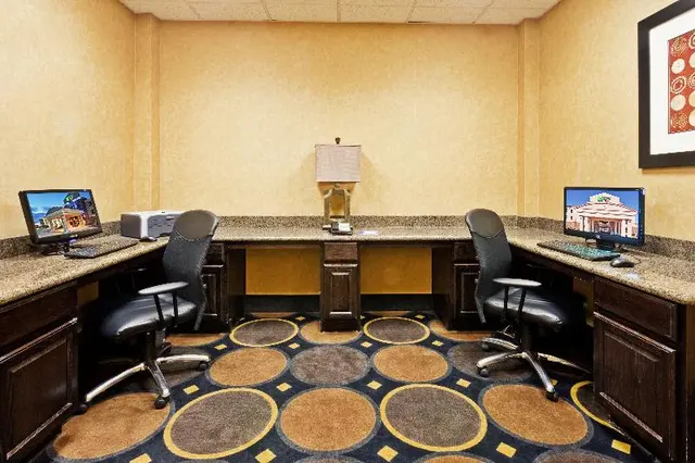 Holiday Inn Express & Suites Clovis By IHG