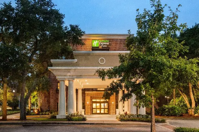 Holiday Inn Express Hotel & Suites Mount Pleasant