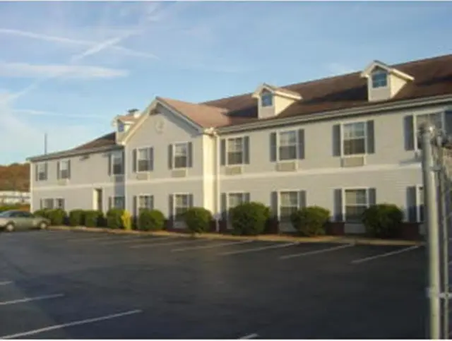 Suburban Studios Chattanooga Northeast - Ooltewah