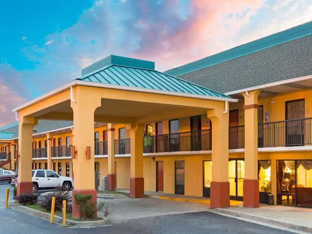 Super 8 by Wyndham Orangeburg