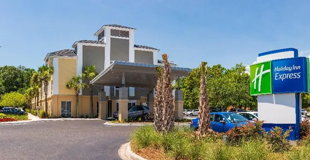 Holiday Inn Express Charleston US Hwy 17 & I-526