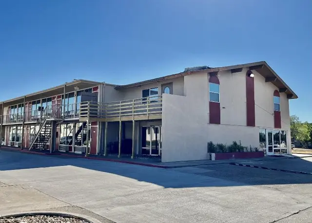 EZ Travel Inn