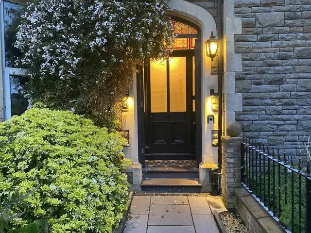 One Hundred - Bed & Breakfast