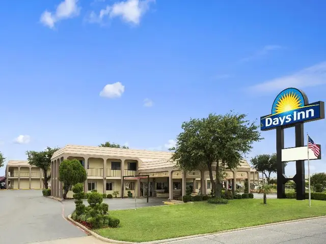 Days Inn By Wyndham Dallas Irving Market Center