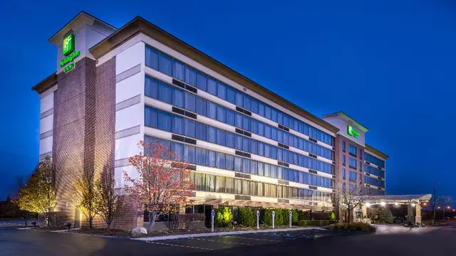 Holiday Inn & Suites Warren By IHG