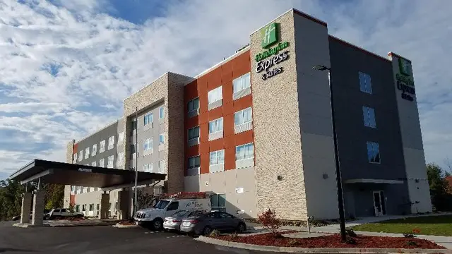 Holiday Inn Express & Suites Greenville