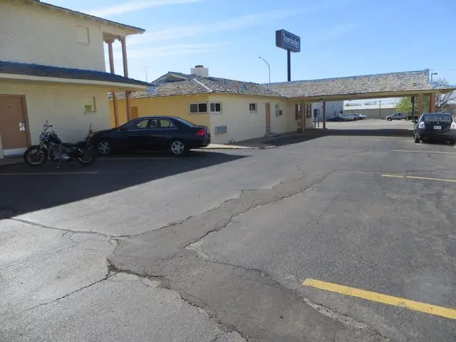 Travelodge by Wyndham Dodge City