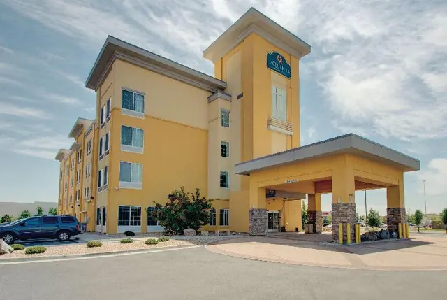 La Quinta Inn & Suites Denver Gateway Park