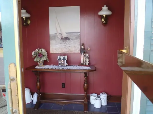 Glass House Inn