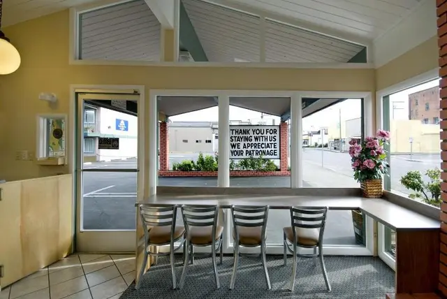 Americas Best Value Inn & Suites Eureka