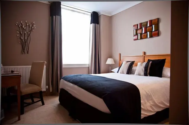 City Hotel