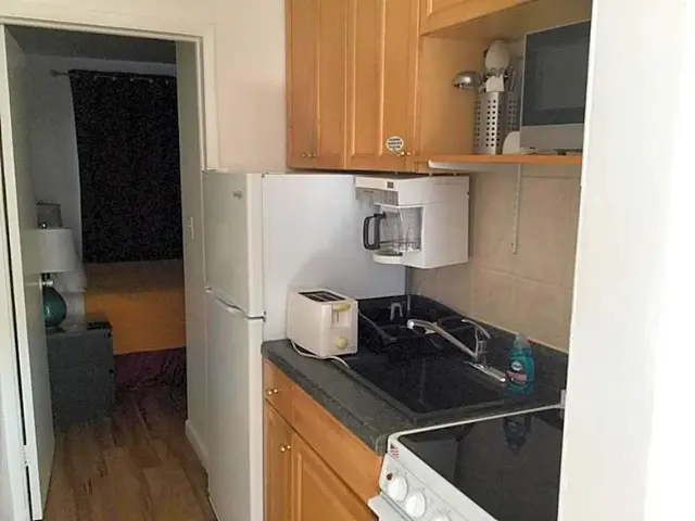 Breakaway Inn Guest House