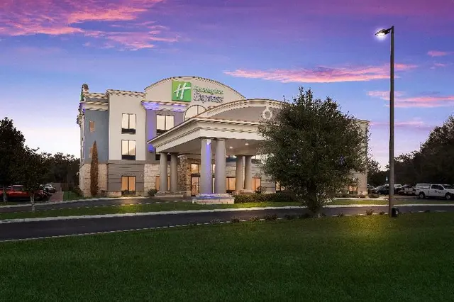 Holiday Inn Express & Suites Perry By IHG