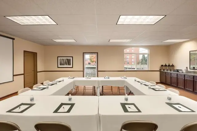 Country Inn & Suites by Radisson, Sioux Falls, SD