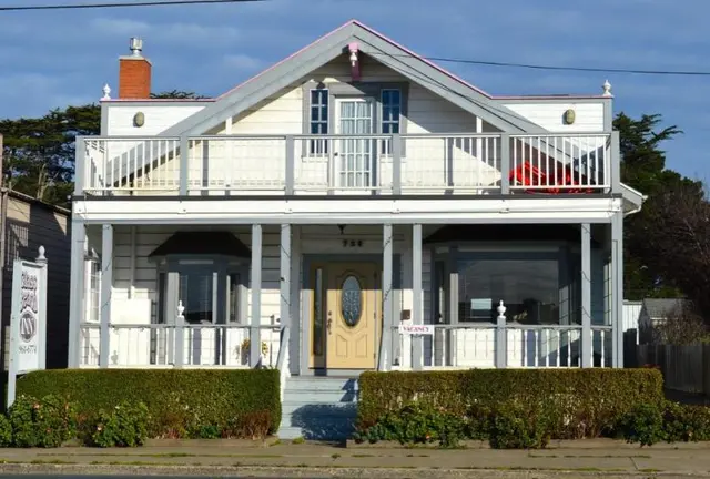 Glass Beach Inn