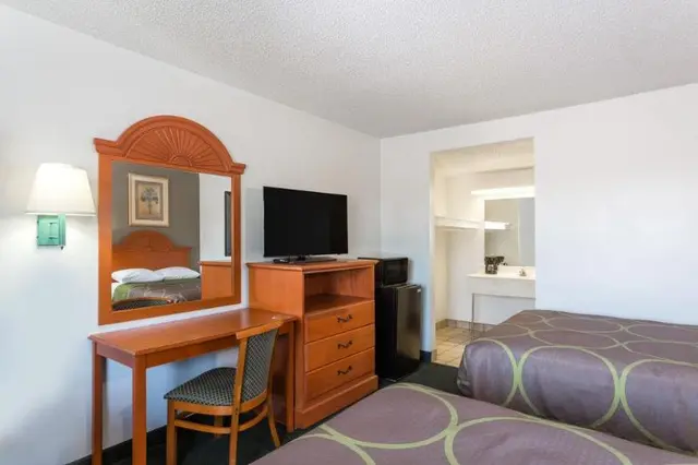 Super 8 by Wyndham FT. Pierce