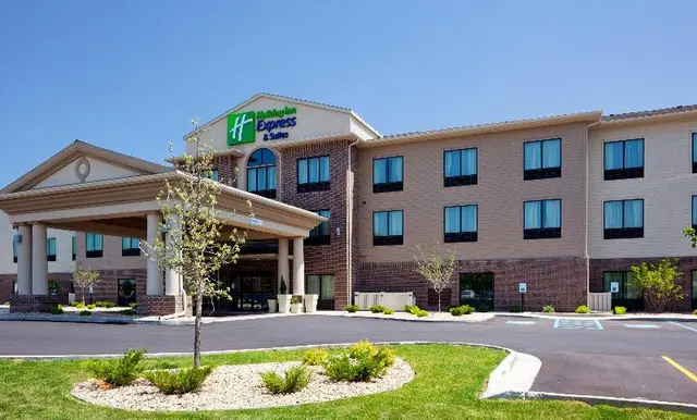 Holiday Inn Express & Suites Mason City By IHG