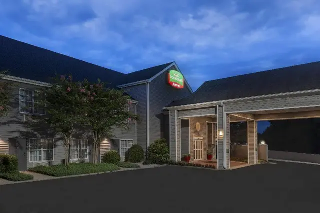 Courtyard By Marriott Athens Downtown
