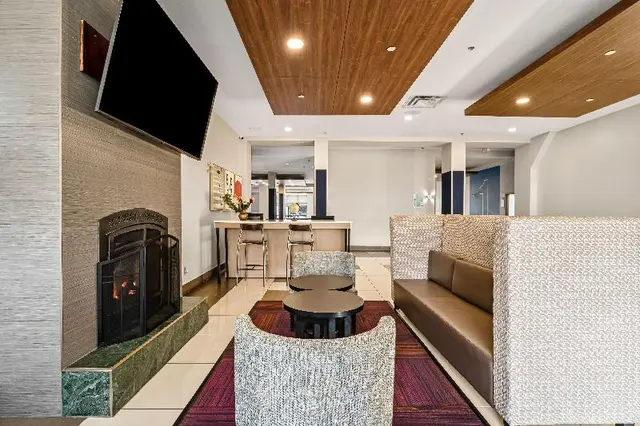 Holiday Inn Express & Suites Edmonton South