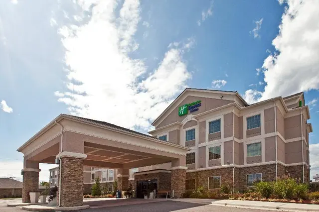 Holiday Inn Express Hotel & Suites Ada