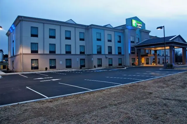 Holiday Inn Express Suites York Ne Market Street