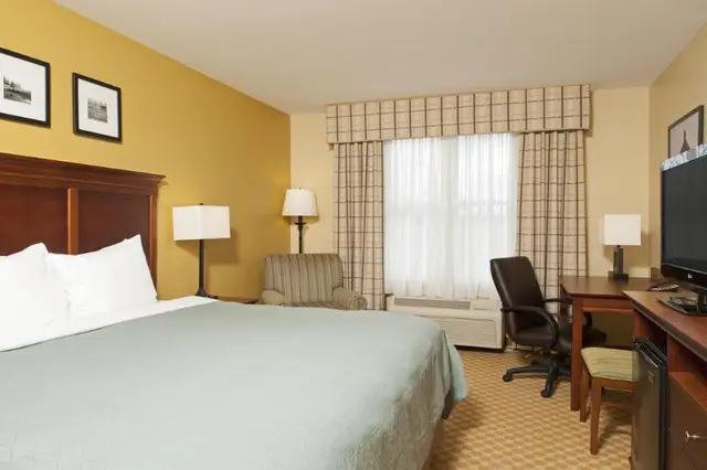 Country Inn & Suites By Radisson, Holland, Mi