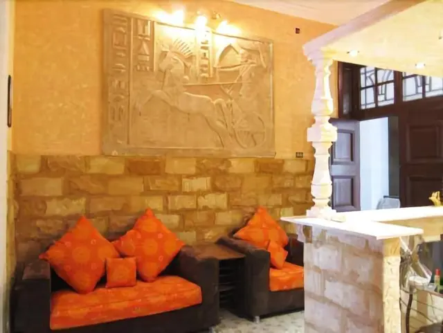 Traveler's House