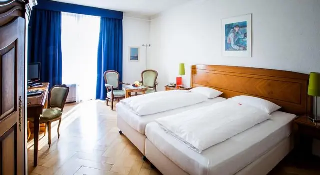 Carlton-Europe Vintage Adults Hotel