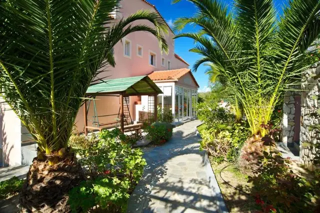 Nostos Studios & Apartments