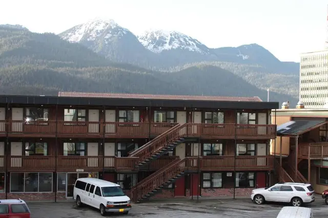 Driftwood Lodge