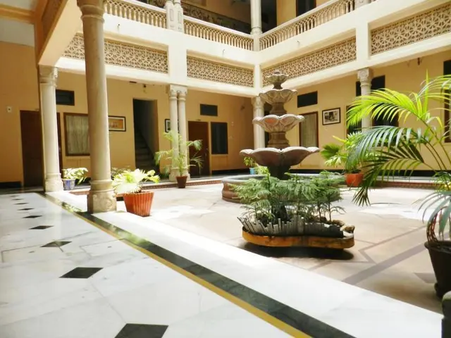 Hotel Arya Niwas
