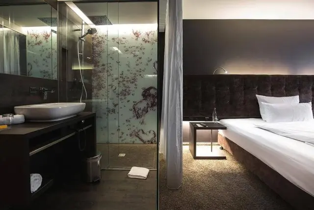 SAKS Urban Design Hotel