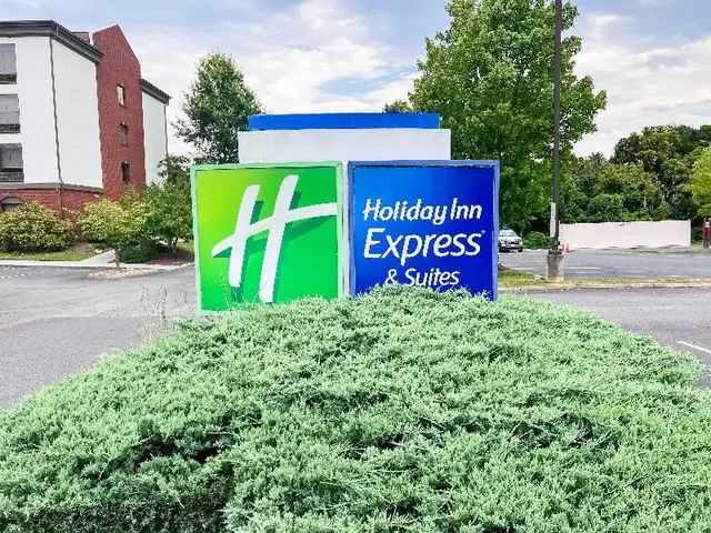 Holiday Inn Express Hotel & Suites Kodak East Sevi