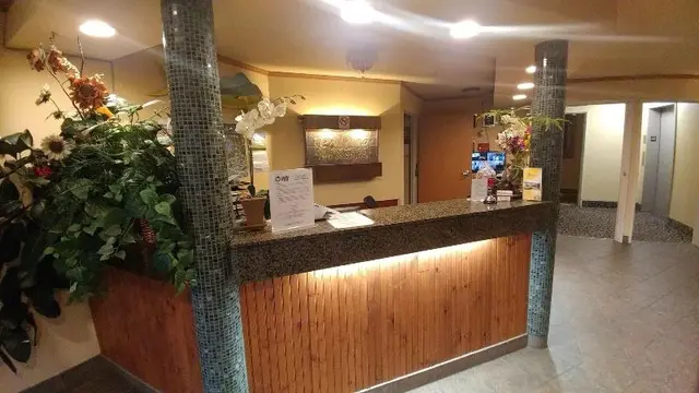 Palace Inn & Suites