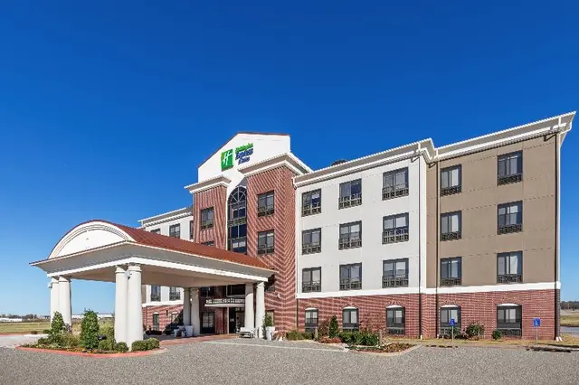 Holiday Inn Express Hotel & Suites Pryor
