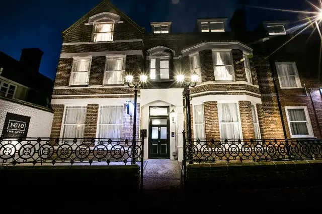 Number 10 The Abbey