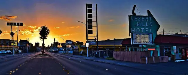 Desert Hills Motel
