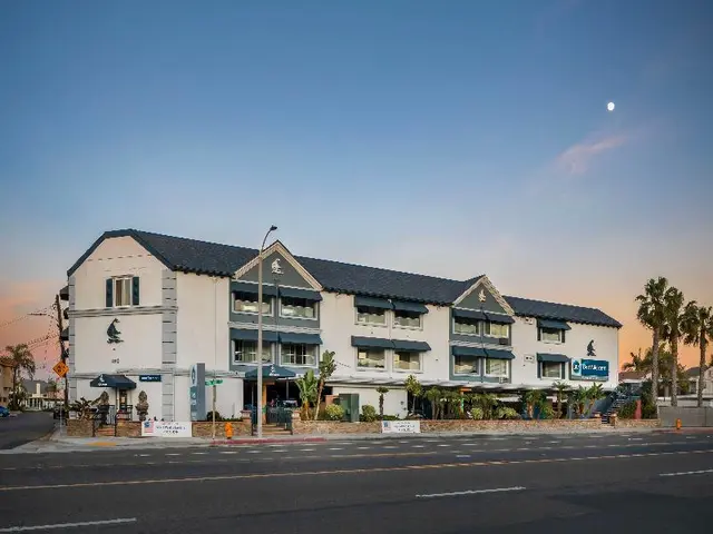 Best Western Harbour Inn & Suites