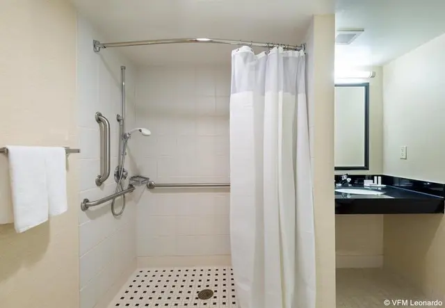 Fairfield Inn & Suites By Marriott Louisville Down
