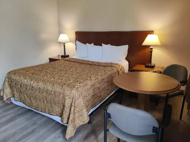Knights Inn - London, ON
