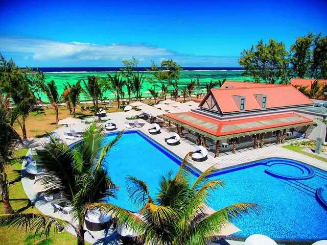 Maritim Crystals Beach Resort & Spa