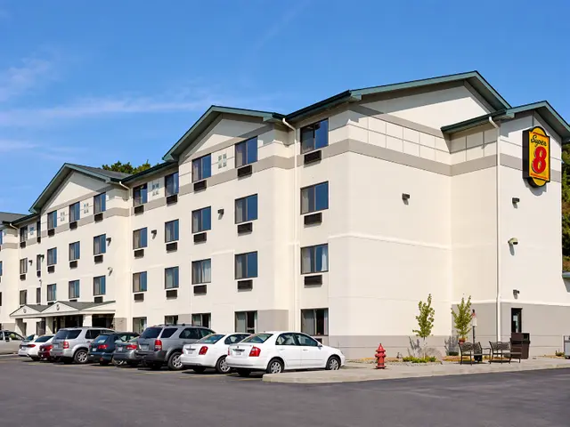 Super 8 by Wyndham Manchester Airport