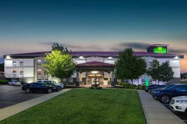La Quinta Inn & Suites Blue Springs