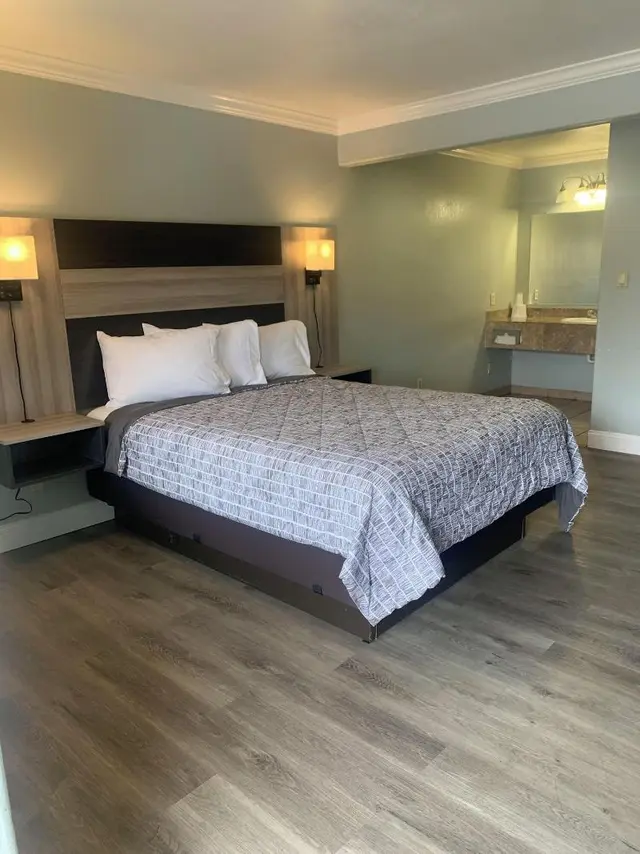 Monterey Oceanside Inn