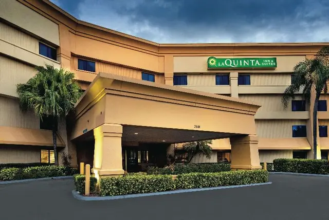 La Quinta Inn & Suites Miami Airport East