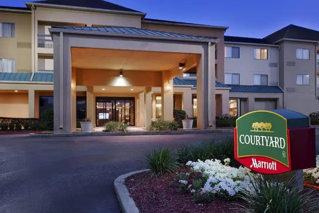 Courtyard By Marriott Mobile
