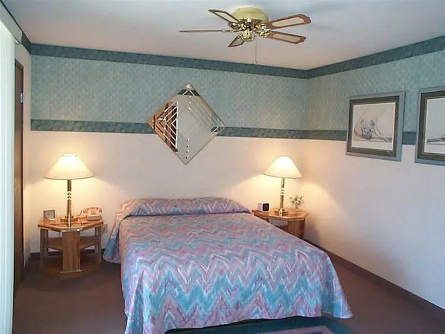 McGoverns Hotel and Suites
